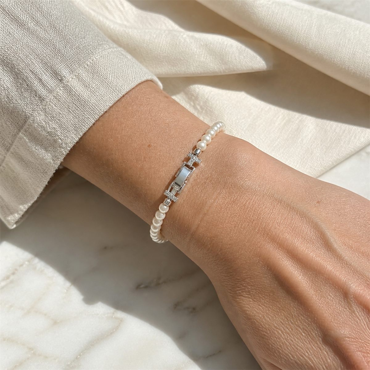 Natural Freshwater Small Pearl Bracelet with Silver-Plated Copper Clasp